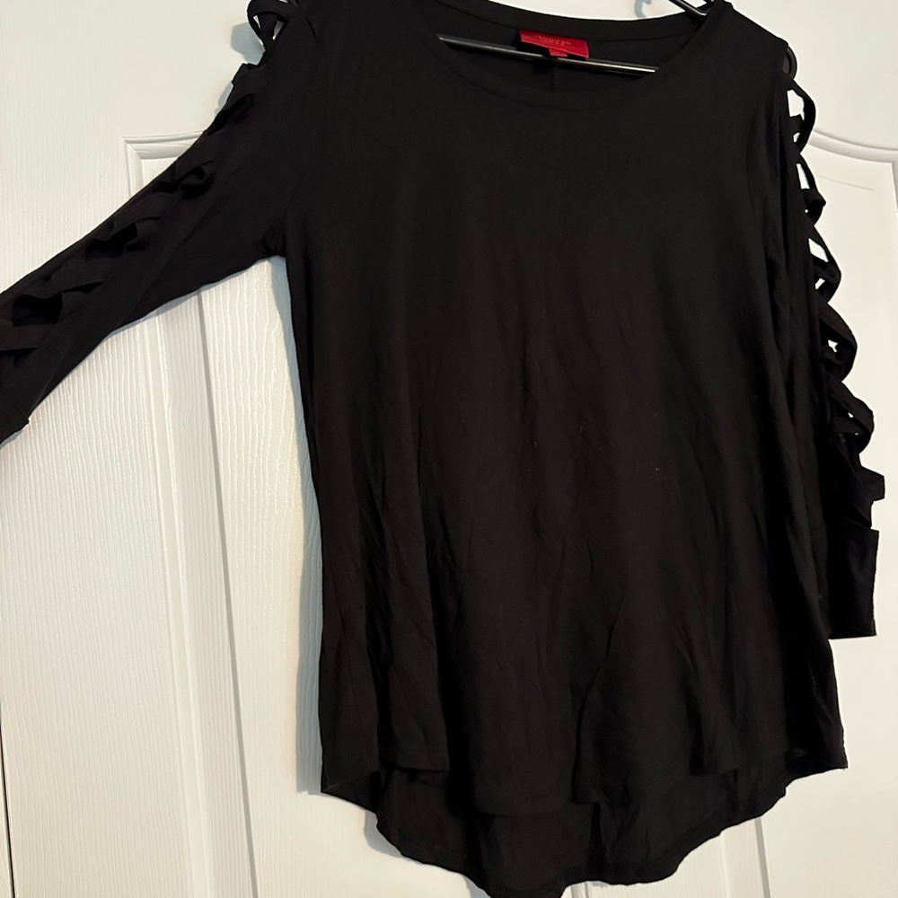 Jennifer Lopez top w/Cut-Out 3/4 Sleeves. Size M. Worn a few times, air dried.